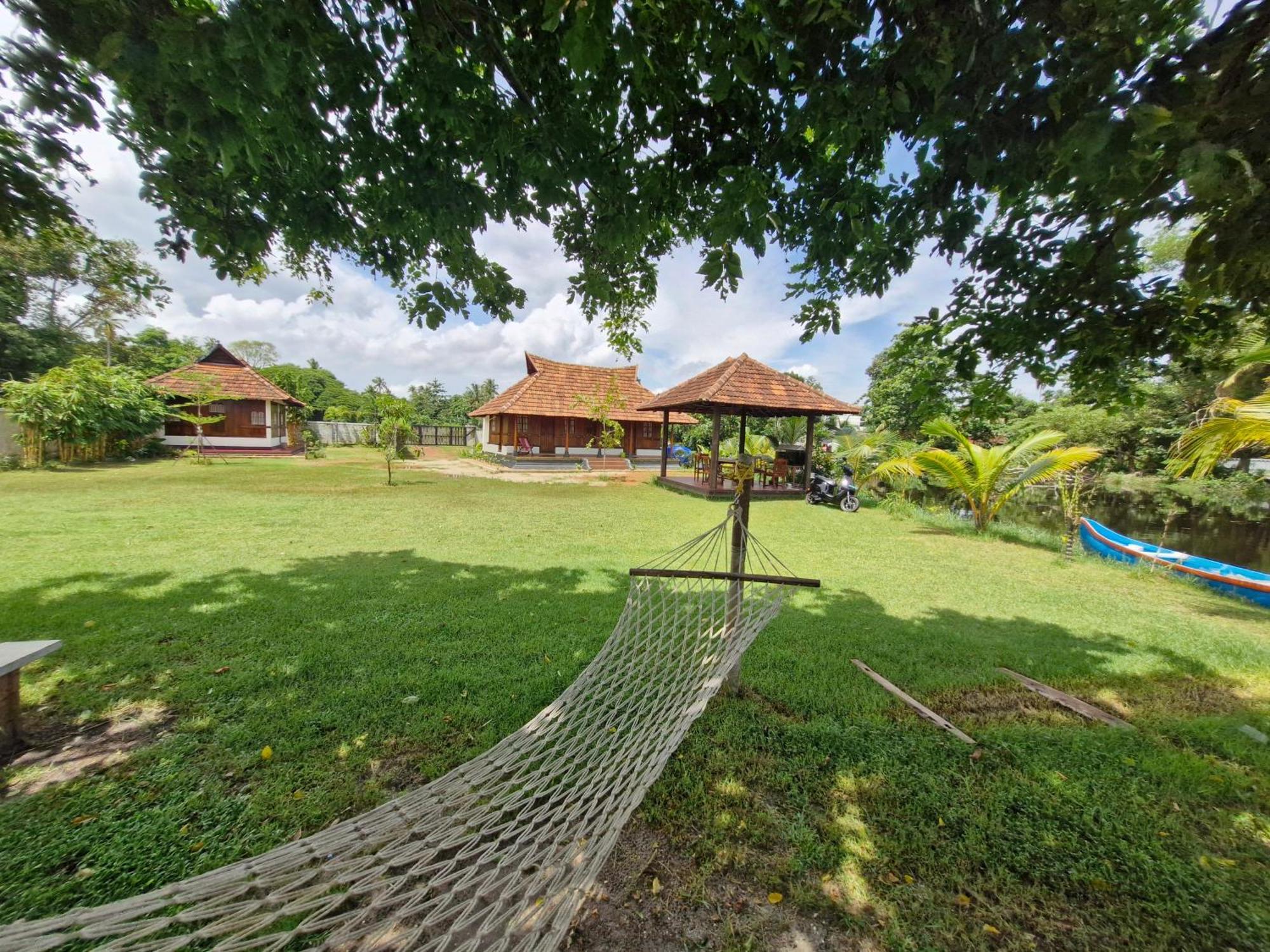 Gypsea Marari Bed & Breakfast Alappuzha Bagian luar foto
