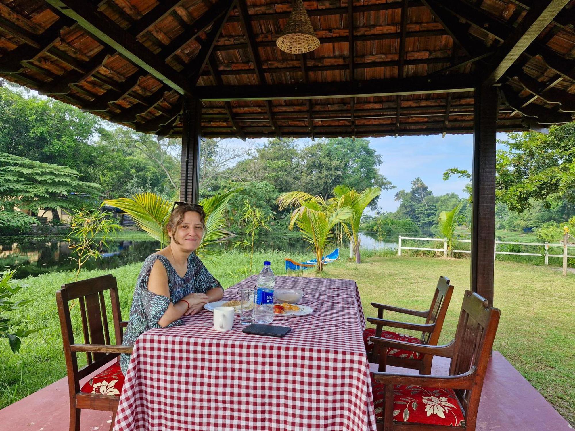 Gypsea Marari Bed & Breakfast Alappuzha Bagian luar foto